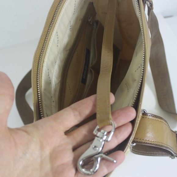 Cream Straw and Tan Leather Tote Bag Nearly New Pockets and Key Chain - Picture 10 of 12